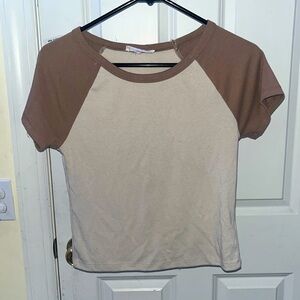 Medium neutral brown top